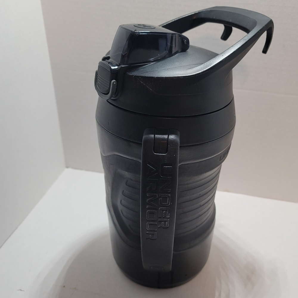 Under Armour Playmaker Water Bottle Insulated Jug 64‎ Oz